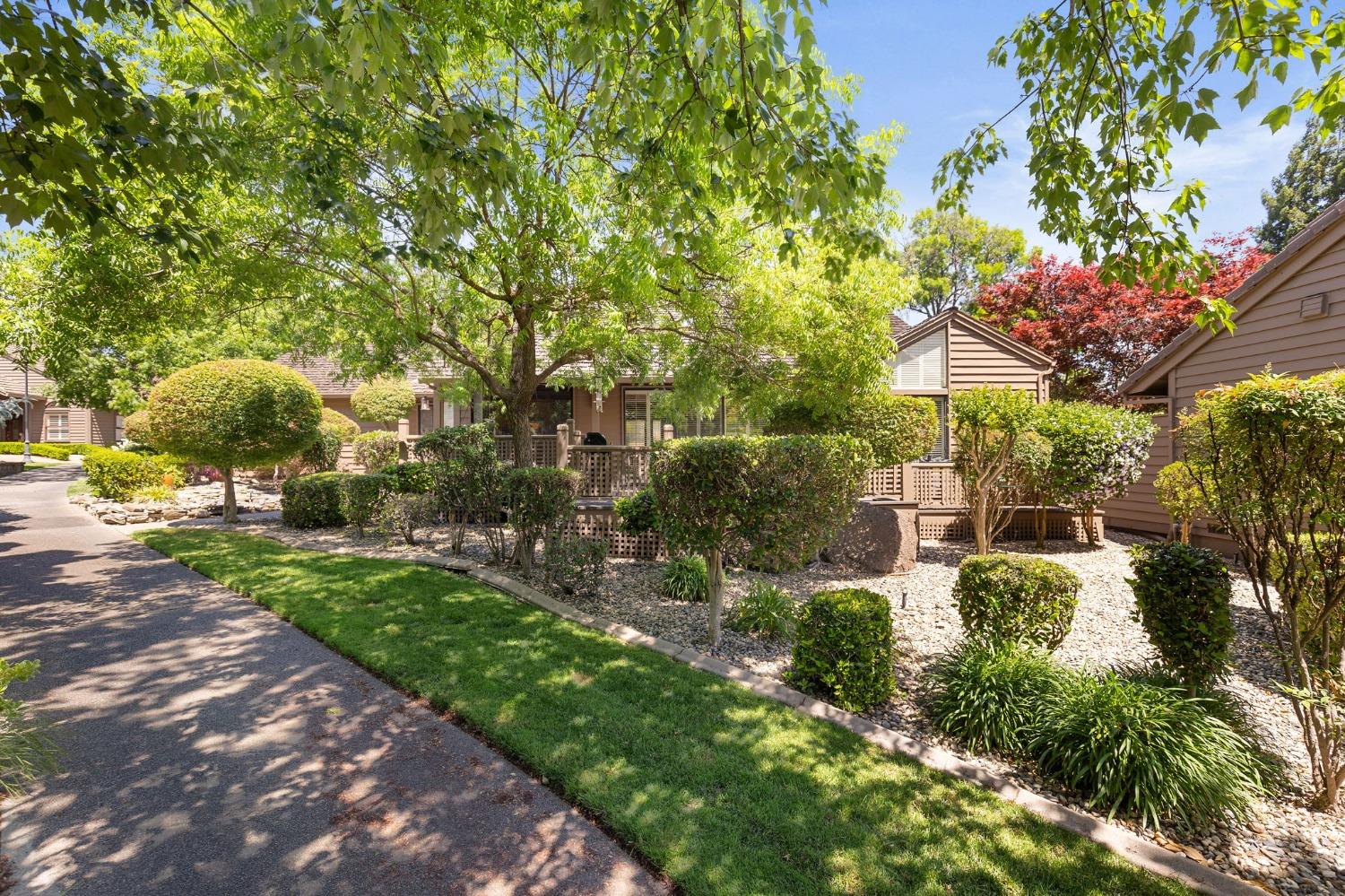 7634 Pineridge Lane