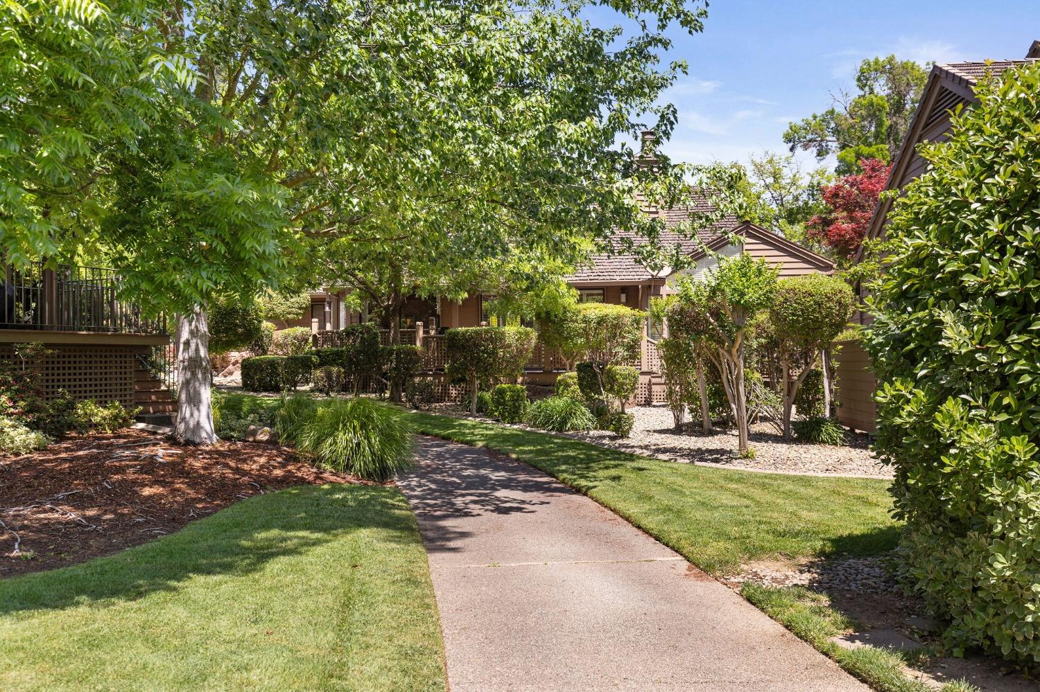 7634 Pineridge Lane