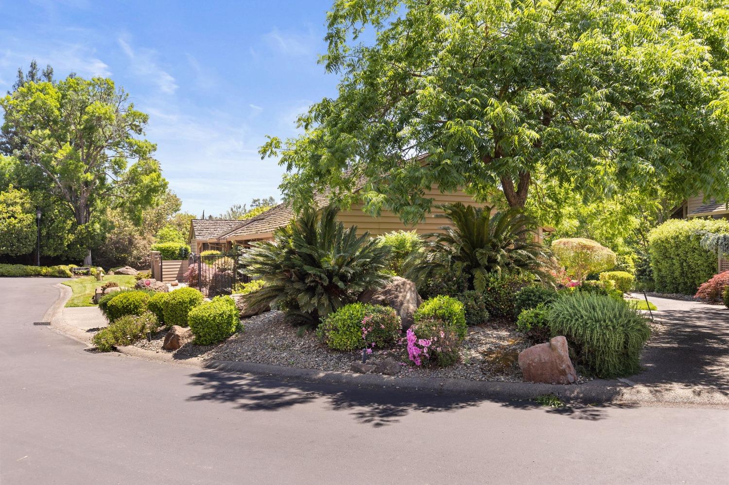 7634 Pineridge Lane
