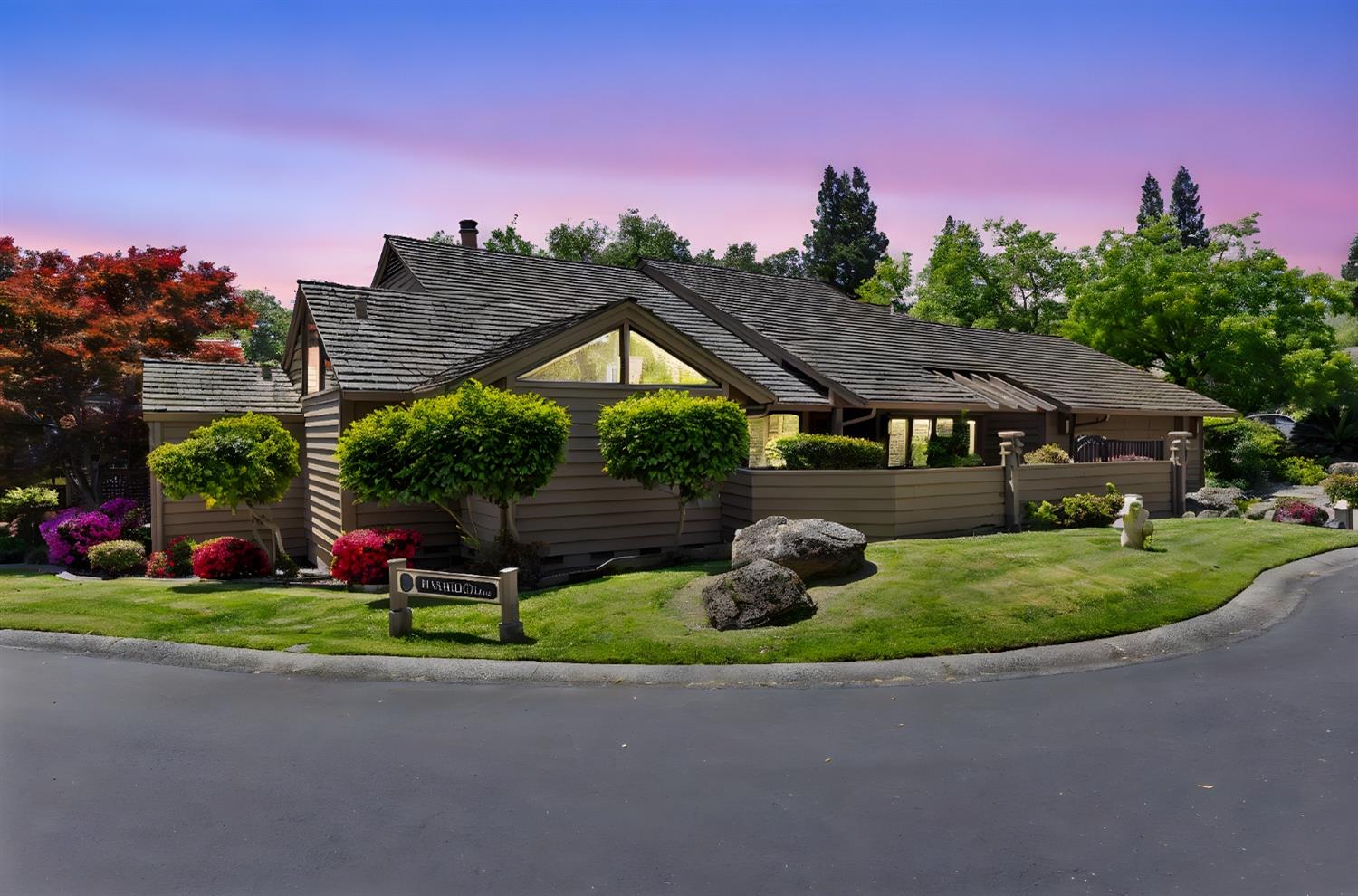 7634 Pineridge Lane