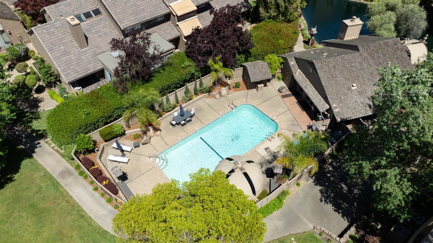 7634 Pineridge Lane