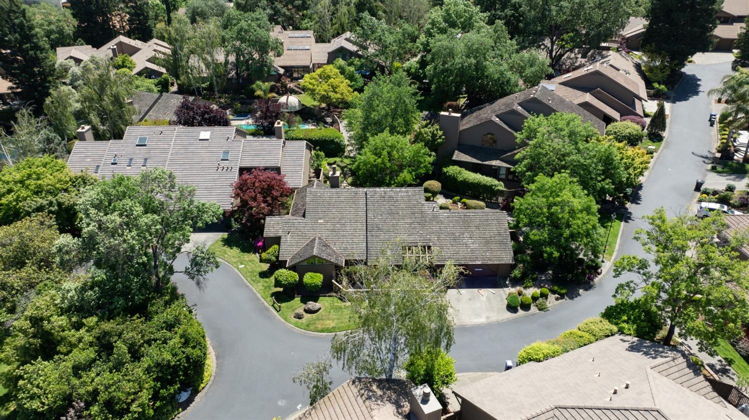 7634 Pineridge Lane