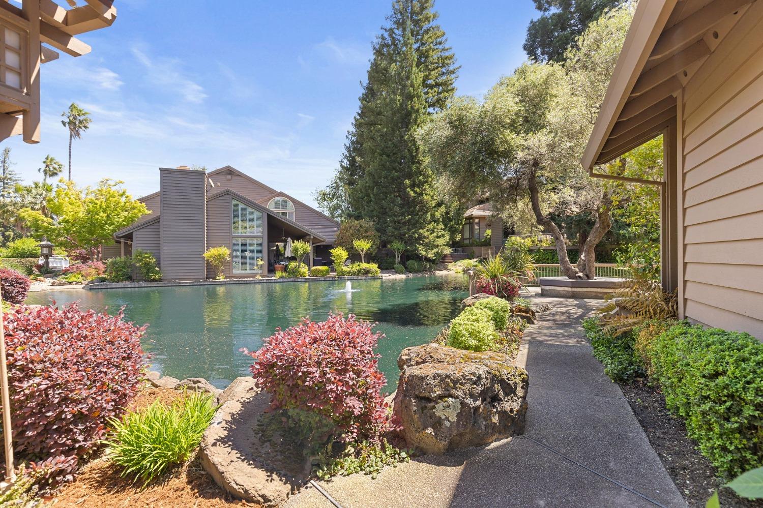 7634 Pineridge Lane