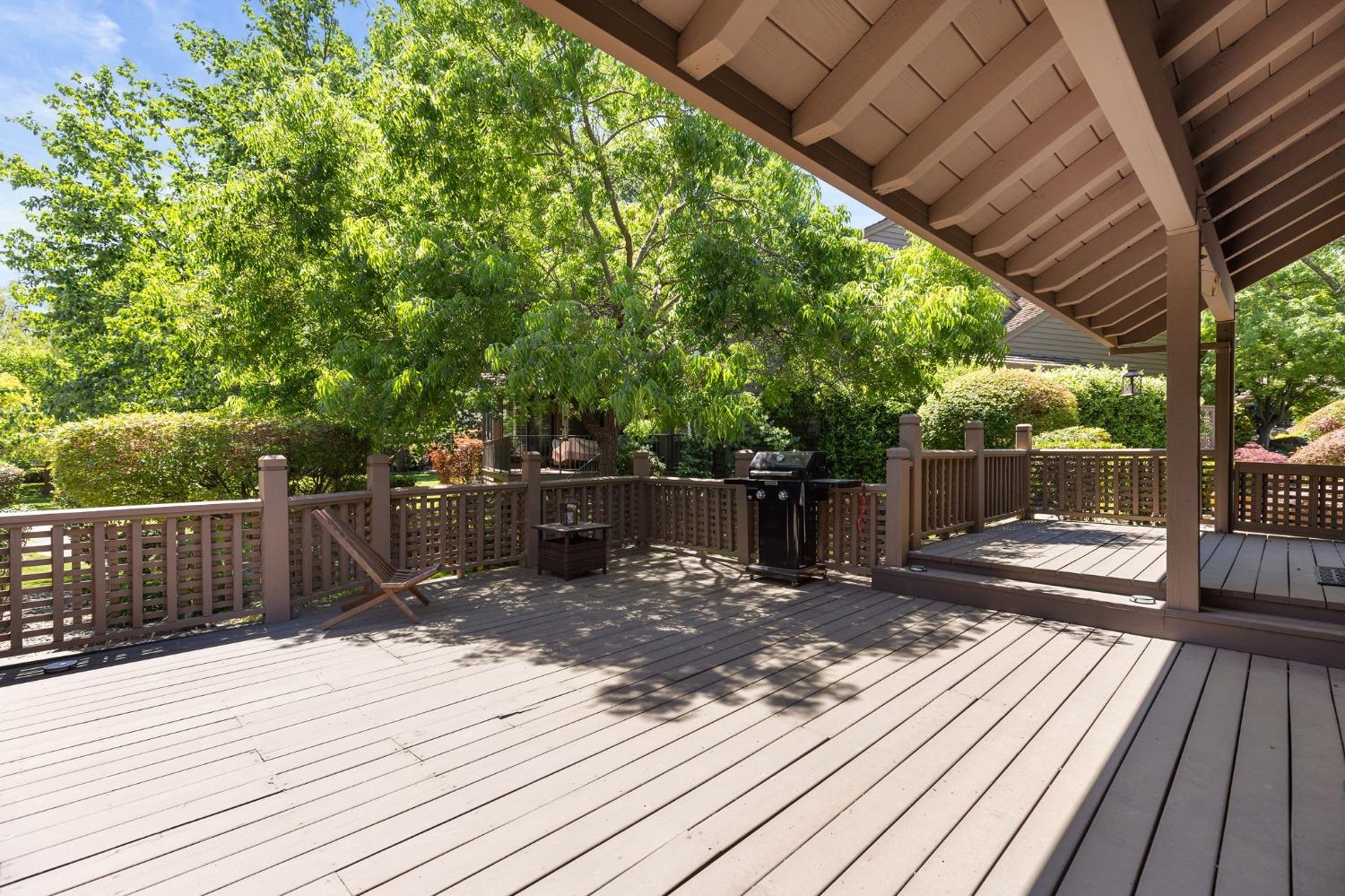 7634 Pineridge Lane