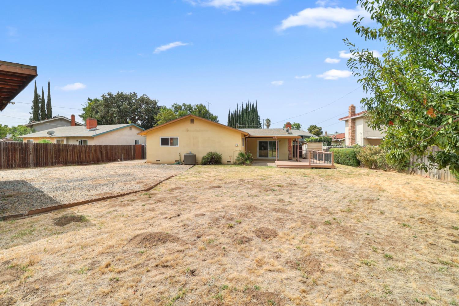 10155 La Gloria Way