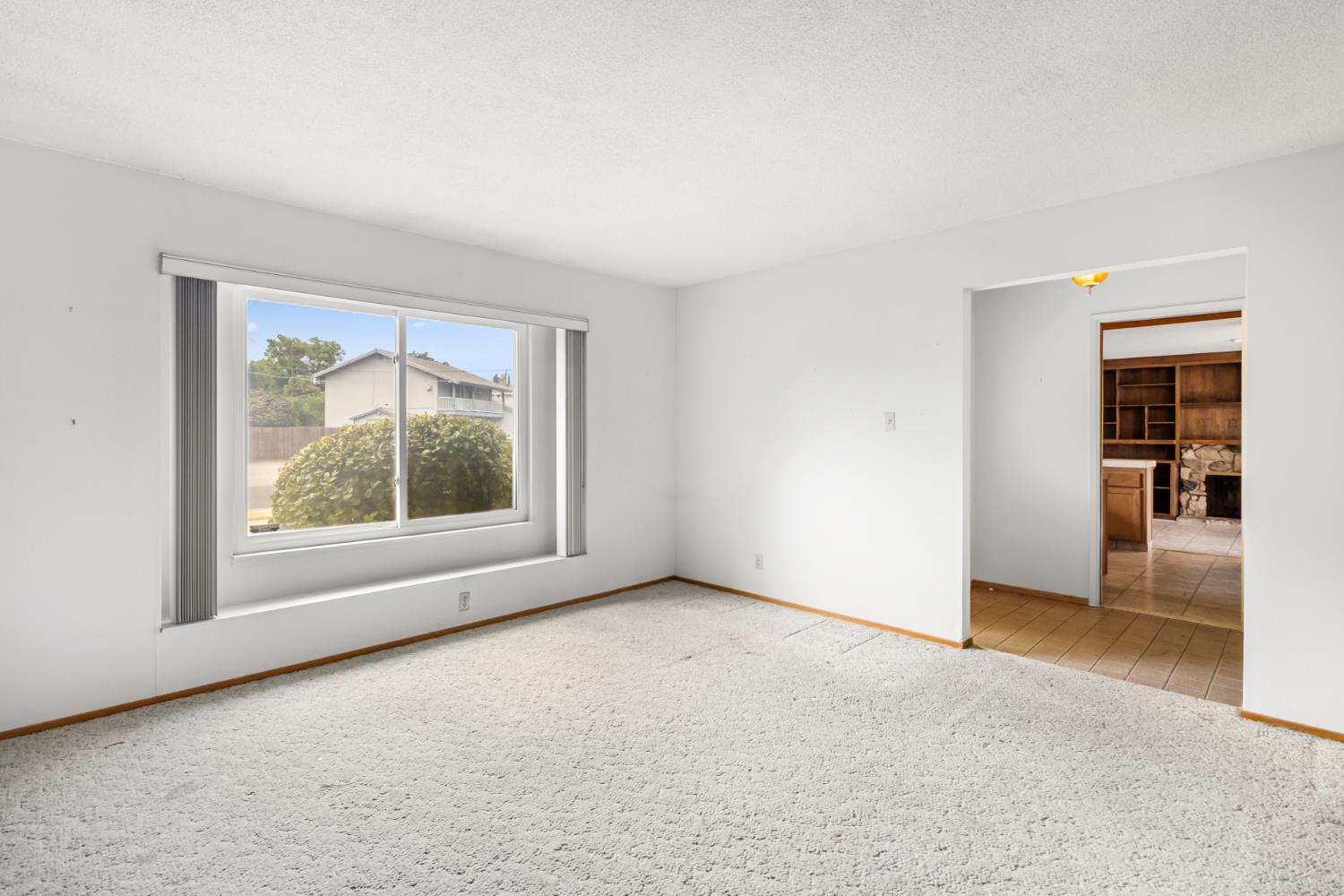 10155 La Gloria Way