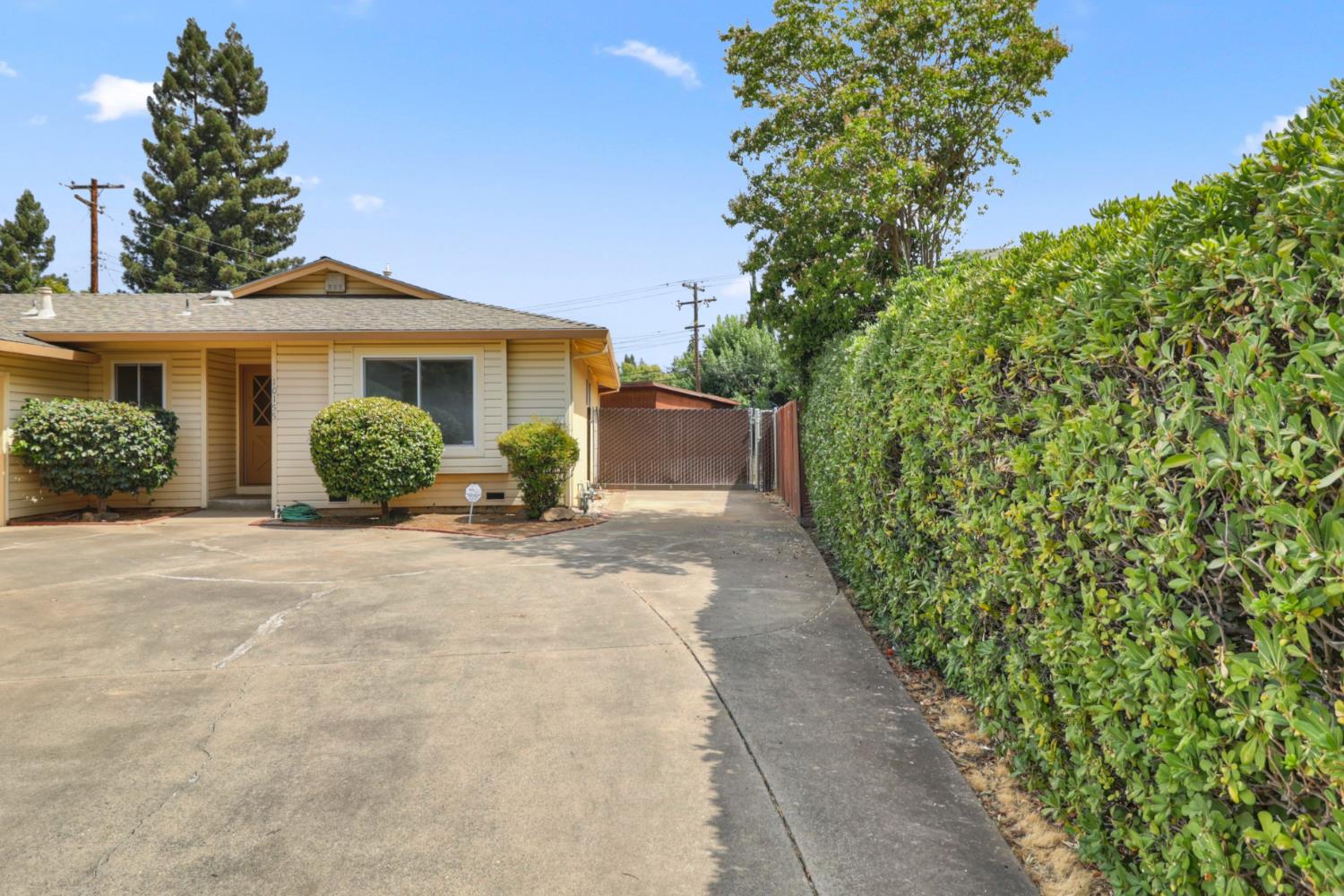 10155 La Gloria Way
