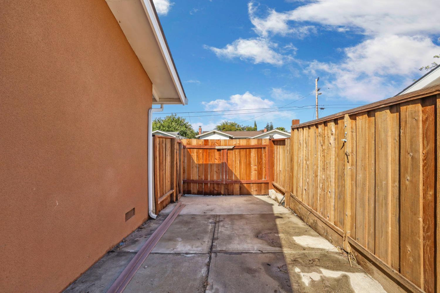 783 Falcon Way
