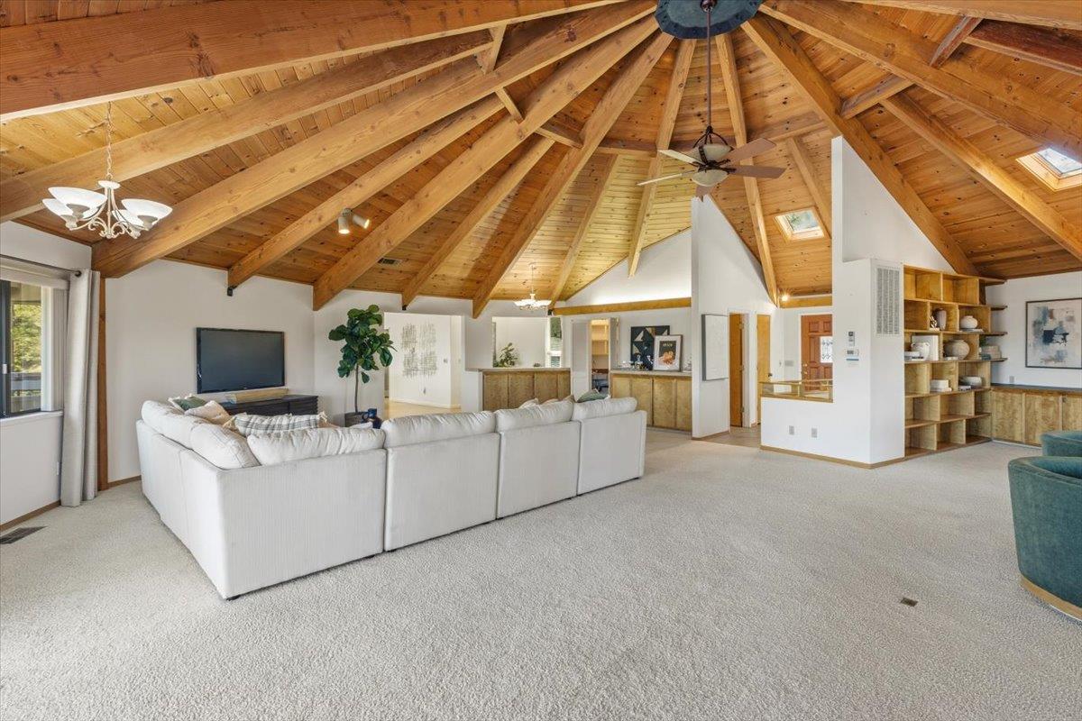 1101 Woodside Lane