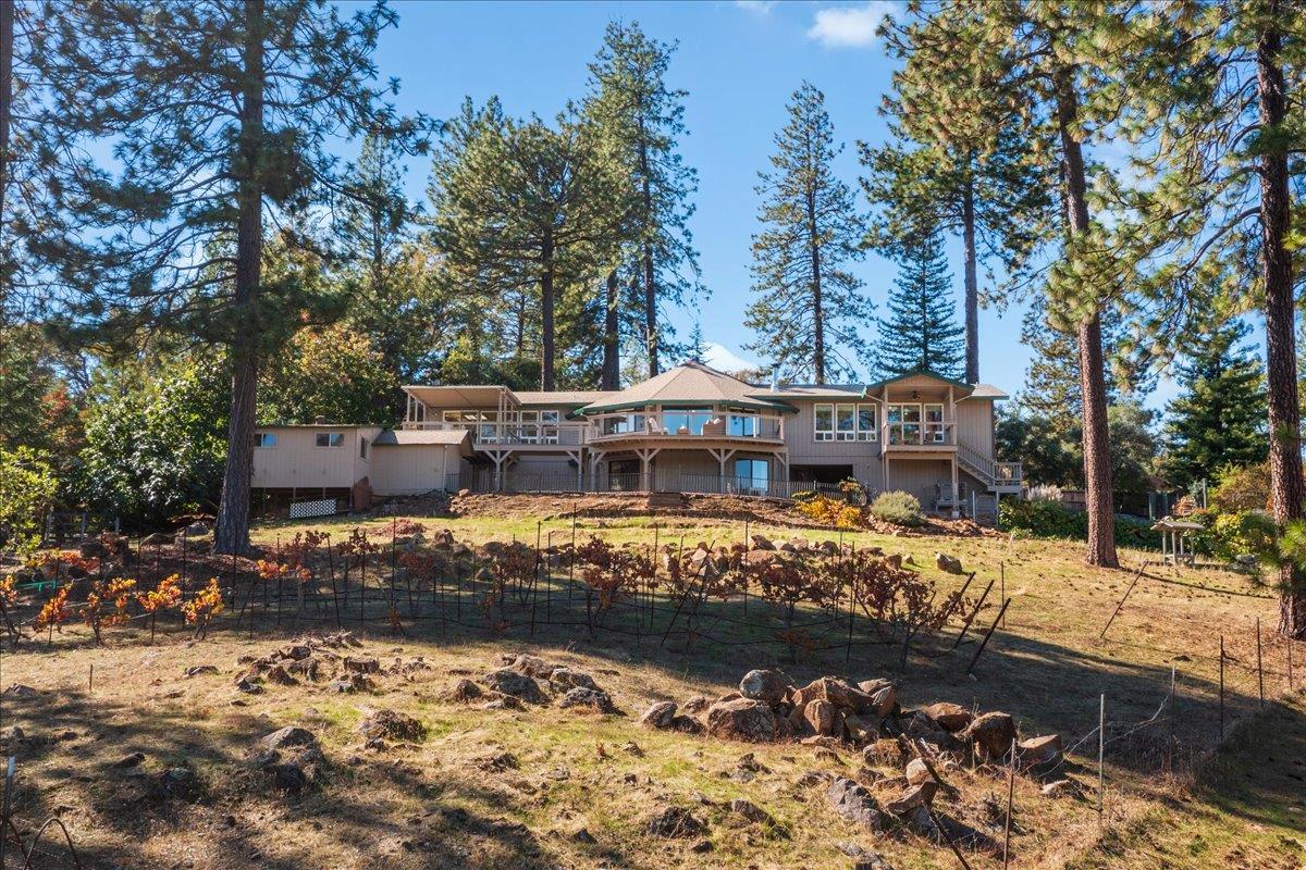 1101 Woodside Lane