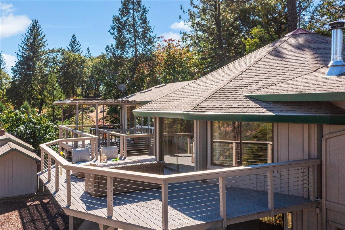 1101 Woodside Lane