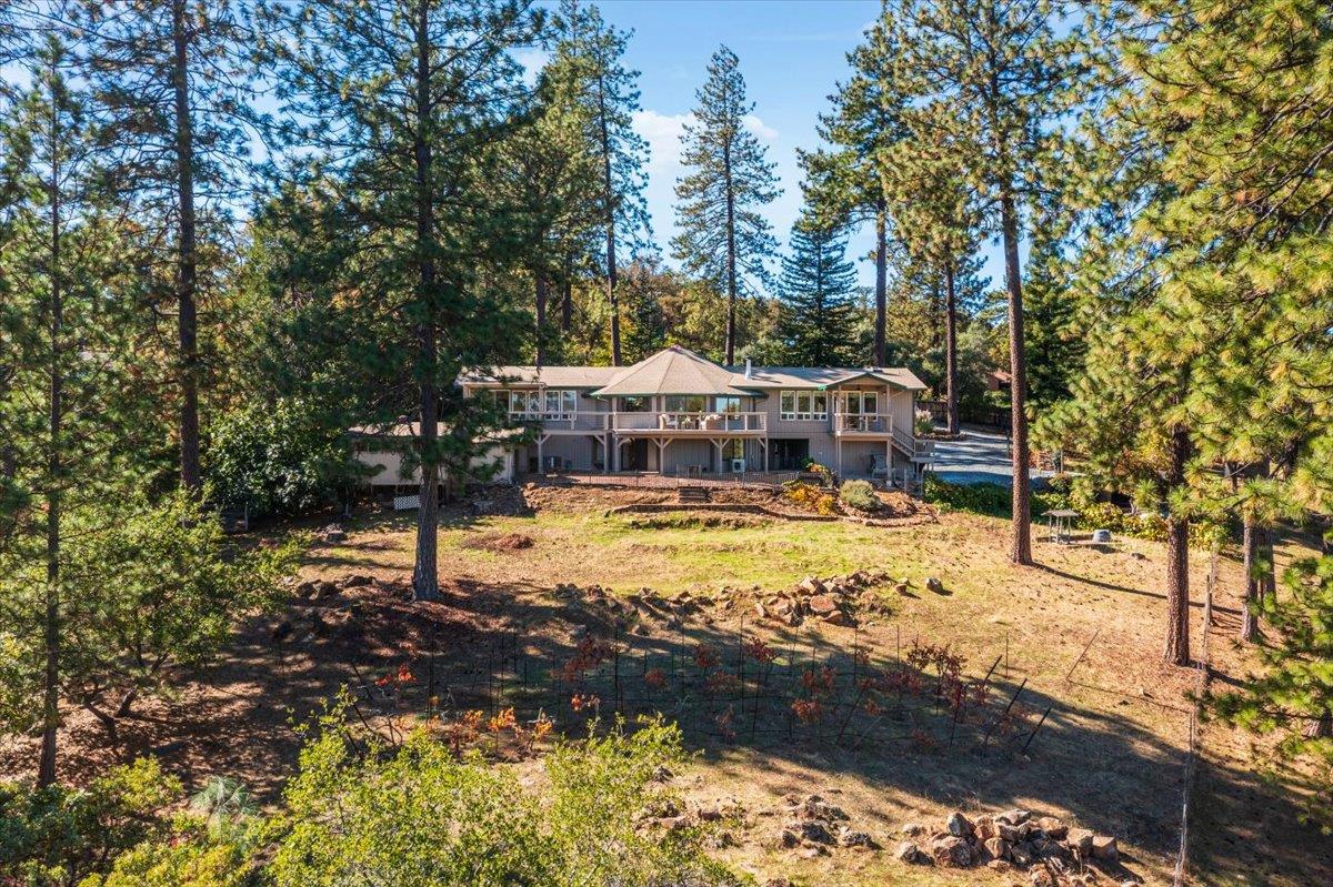 1101 Woodside Lane