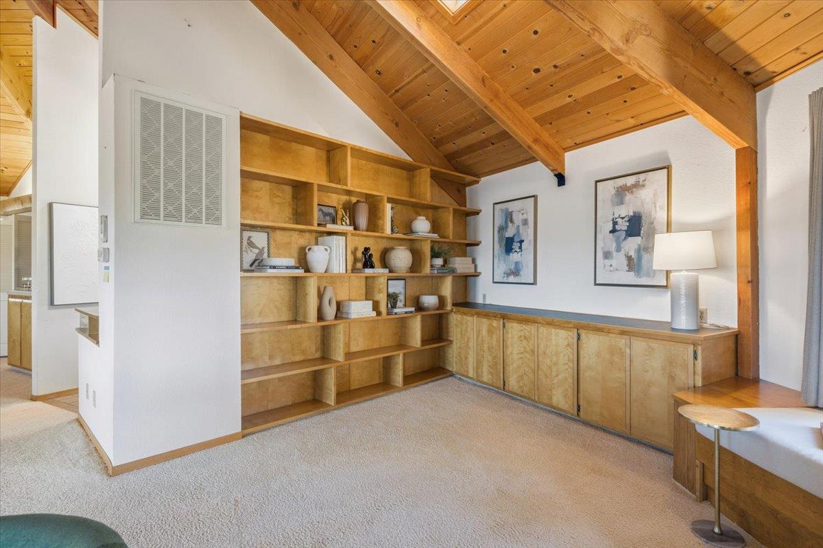 1101 Woodside Lane