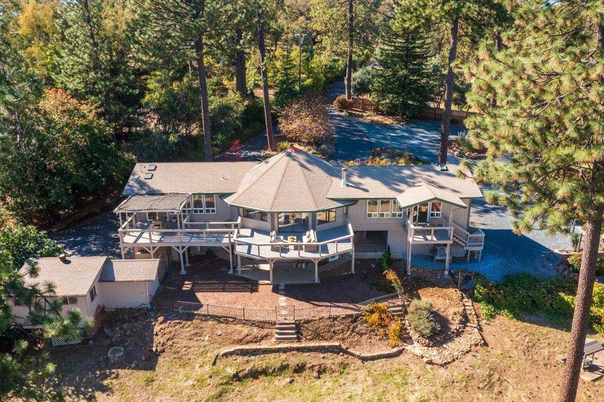 1101 Woodside Lane
