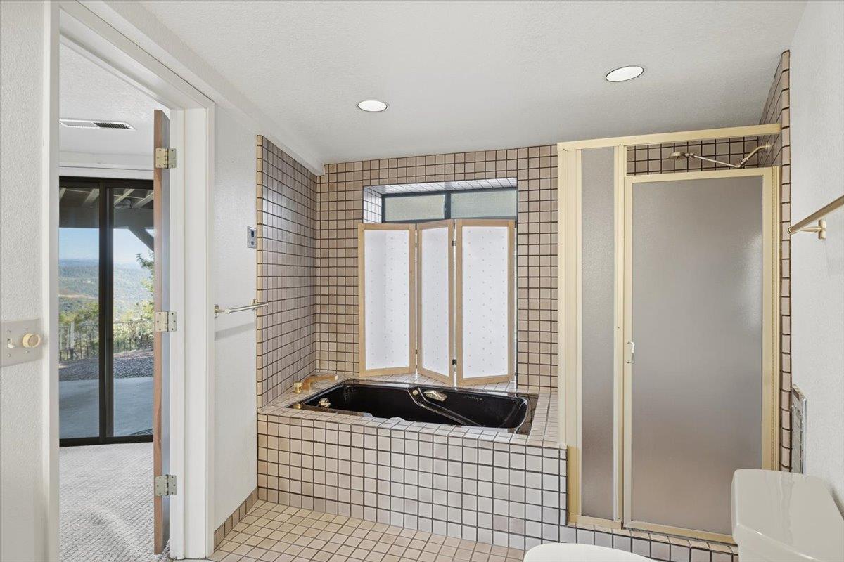 1101 Woodside Lane