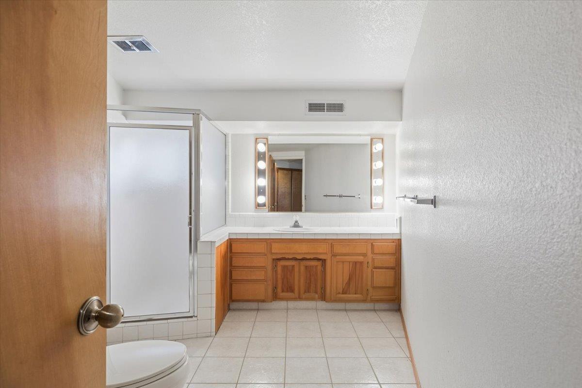 1101 Woodside Lane