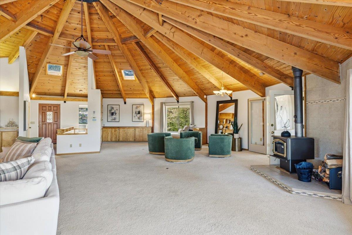 1101 Woodside Lane
