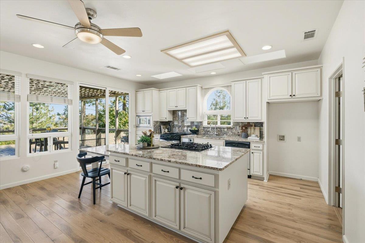 1101 Woodside Lane