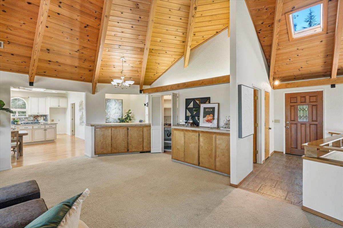 1101 Woodside Lane