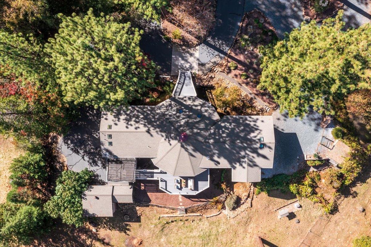 1101 Woodside Lane