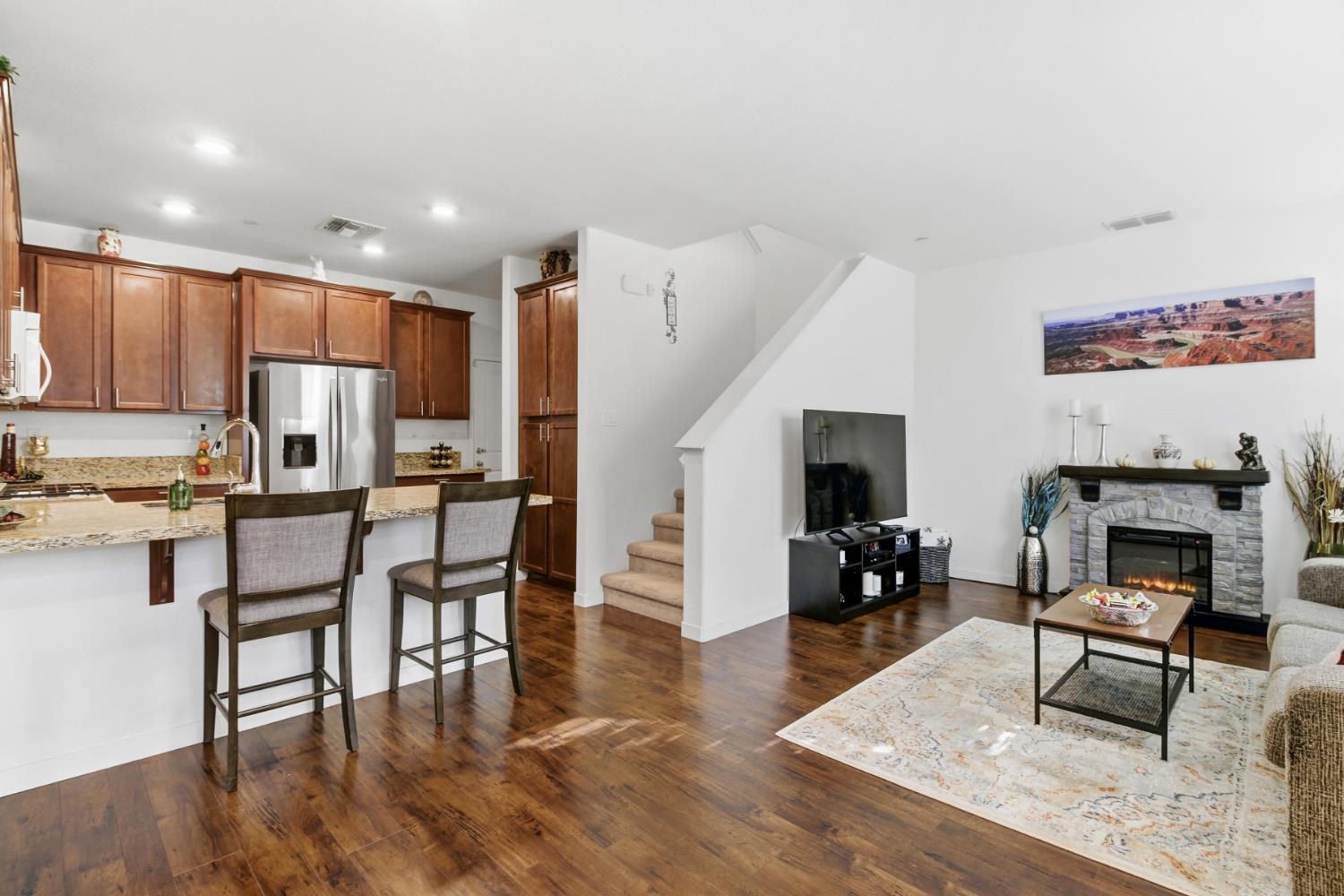 3215 Bridgeway Drive