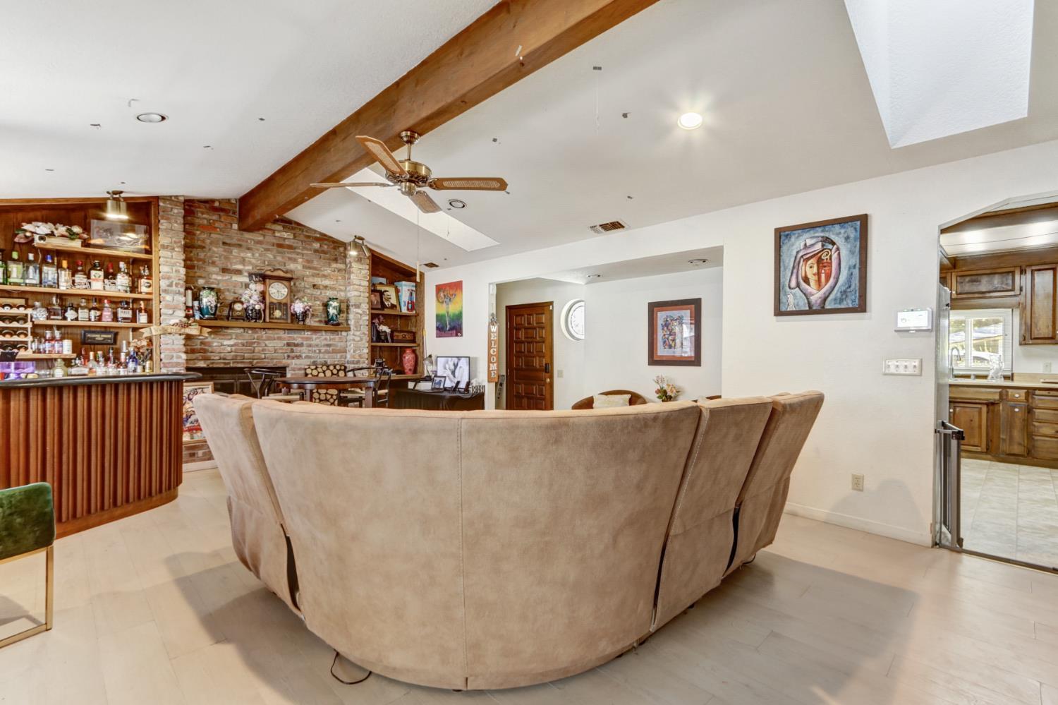 5712 San Juan Avenue