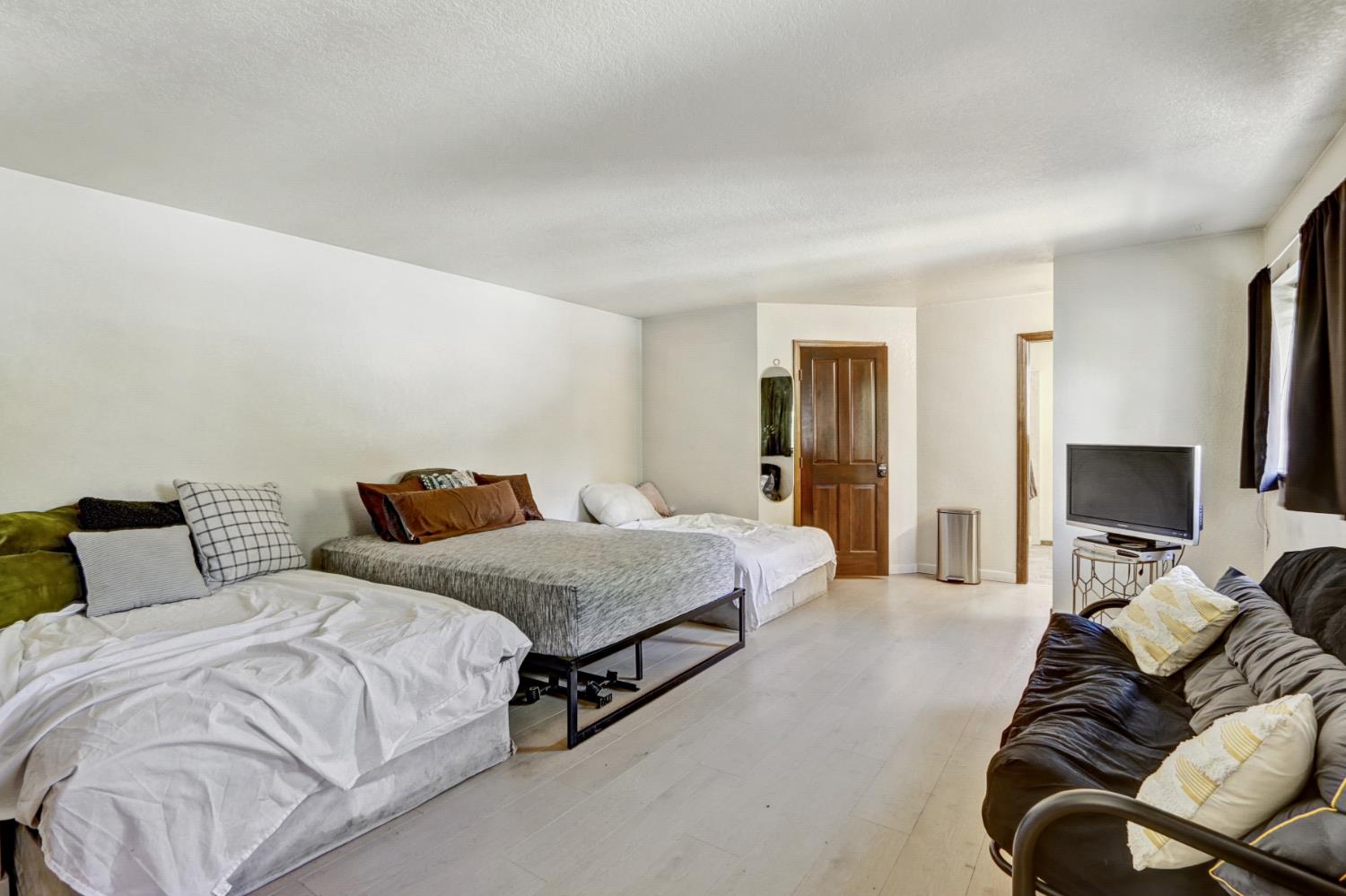 5712 San Juan Avenue