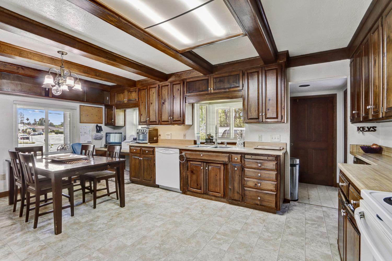 5712 San Juan Avenue