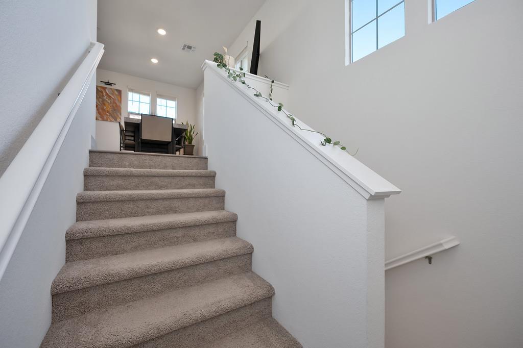 5301 E Commerce Way 32101