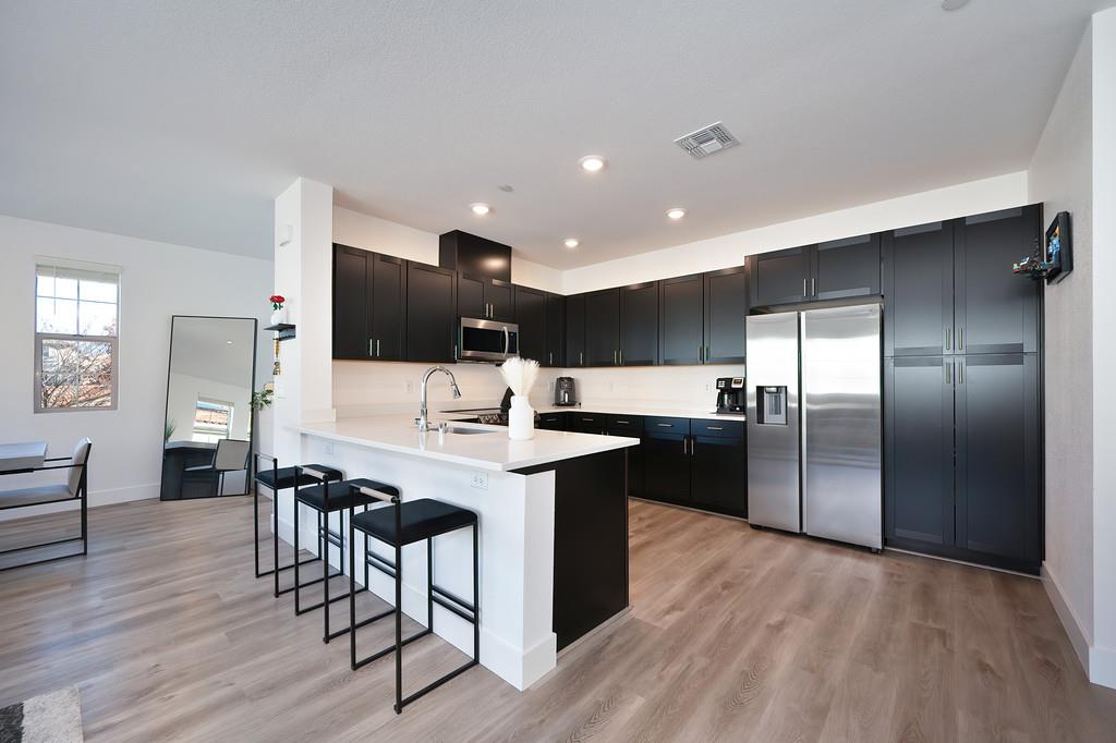 5301 E Commerce Way 32101