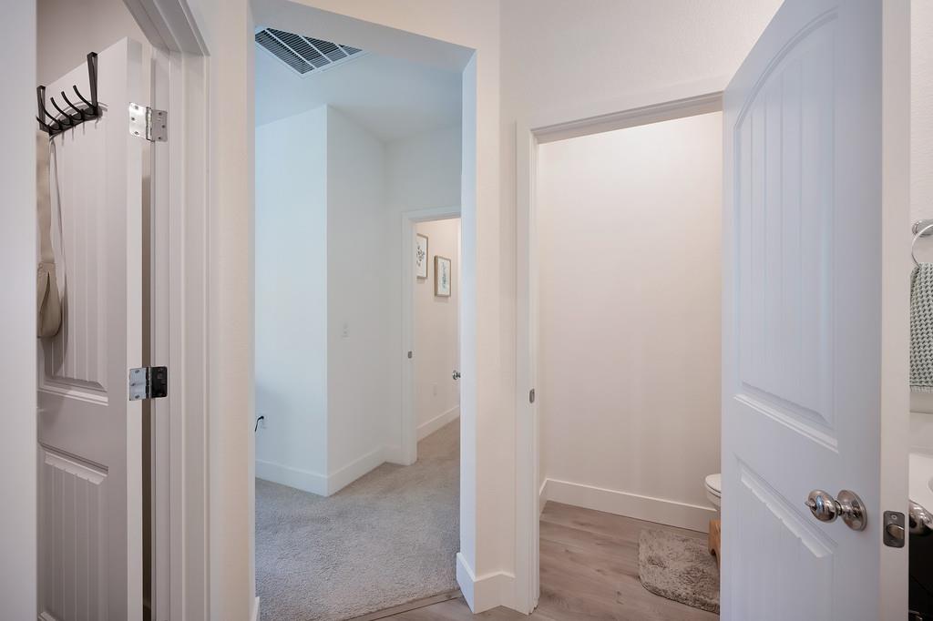 5301 E Commerce Way 32101