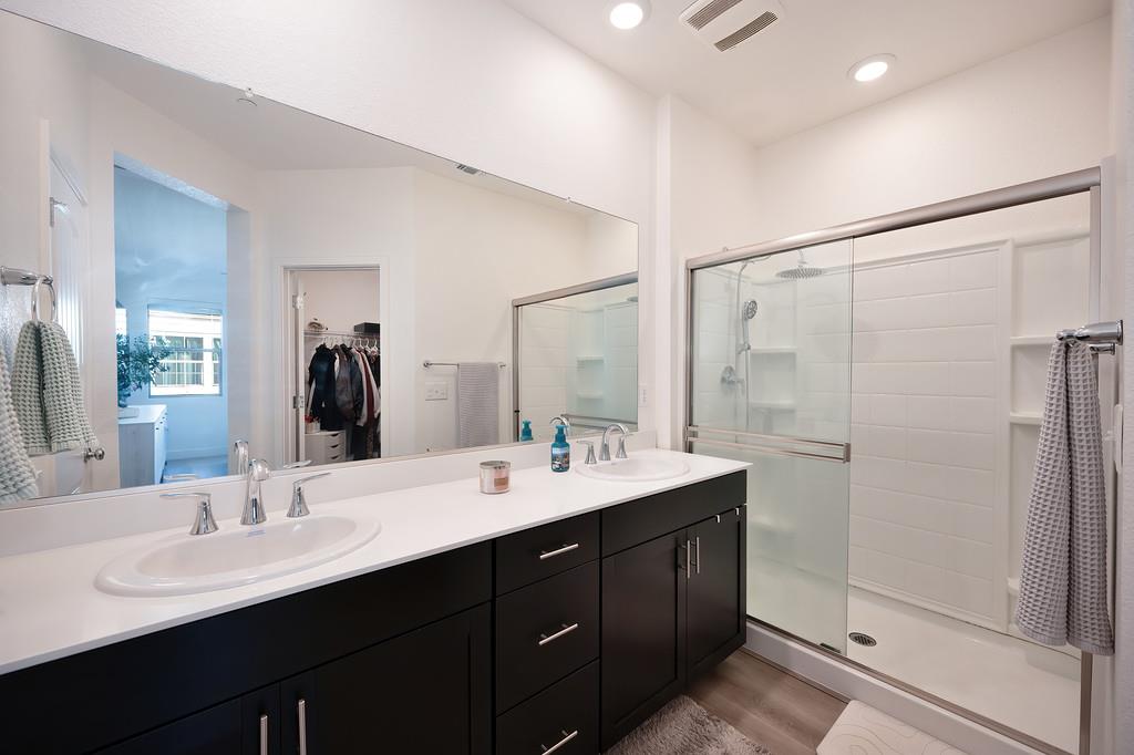 5301 E Commerce Way 32101