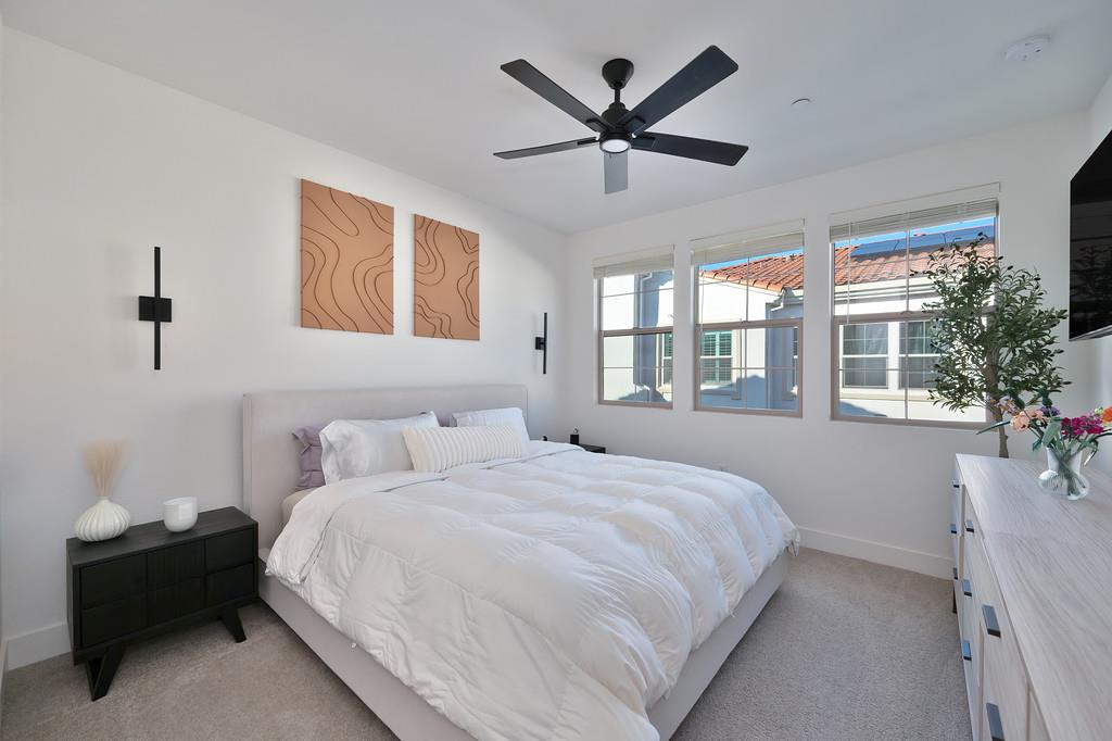 5301 E Commerce Way 32101