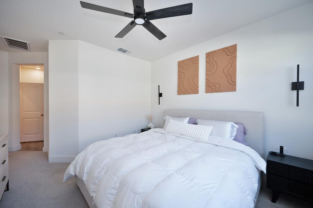 5301 E Commerce Way 32101