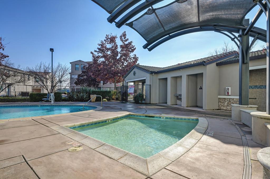 5301 E Commerce Way 32101