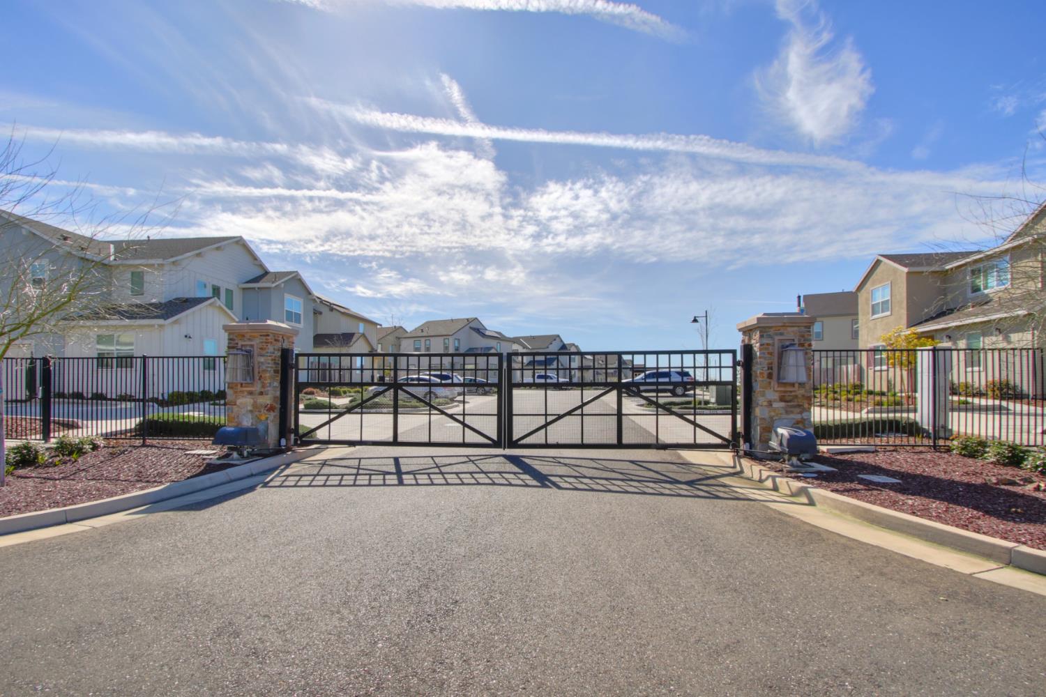 3280 Sunny Gate Lane