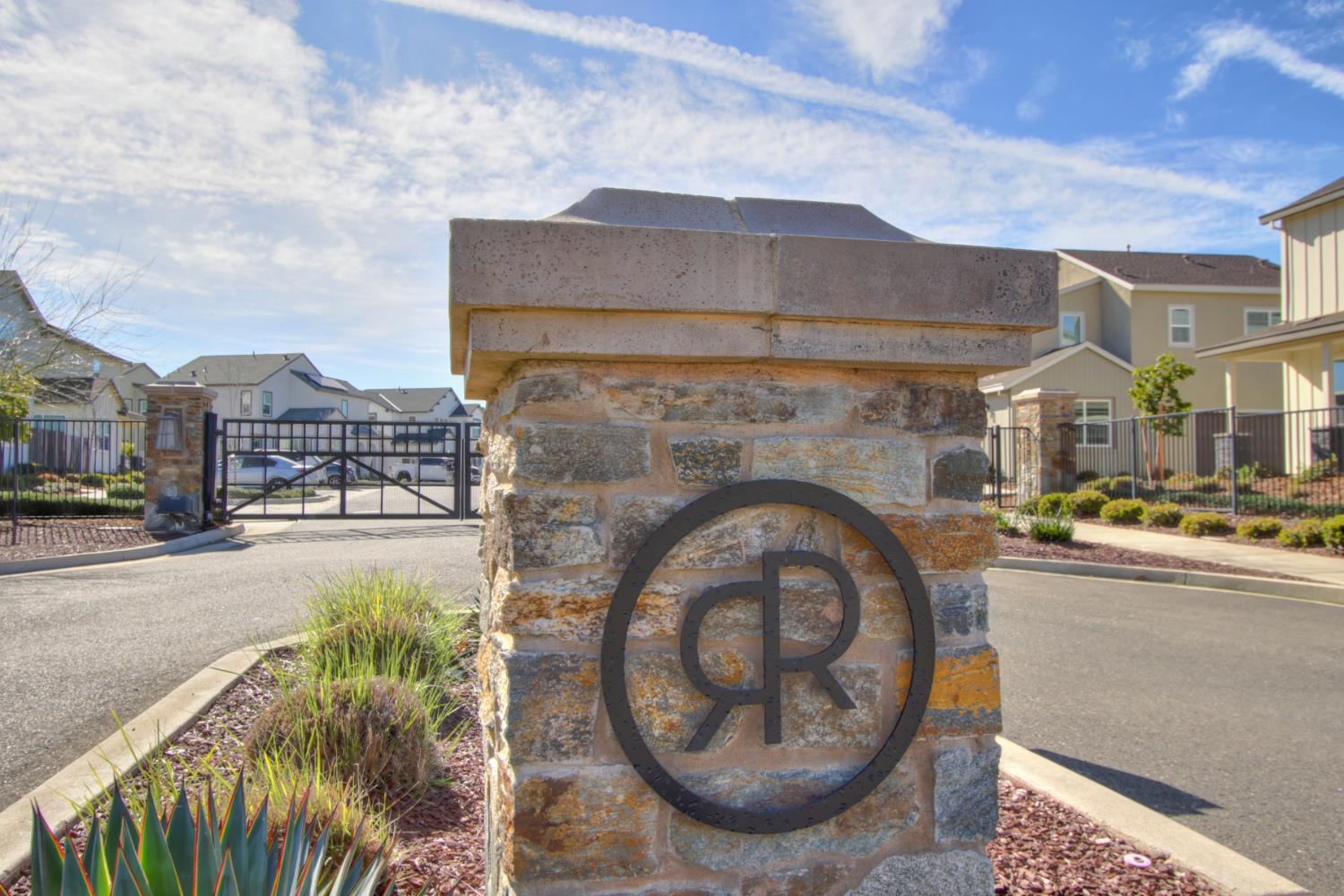 3280 Sunny Gate Lane