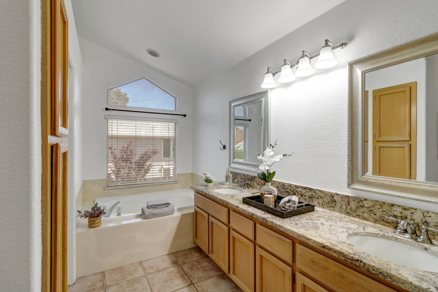 8218 Fountainarbor Way