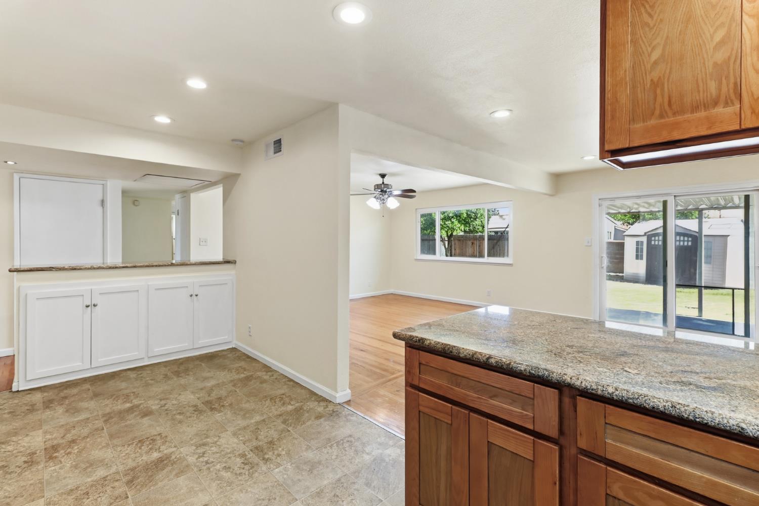 2405 El Lujo Way