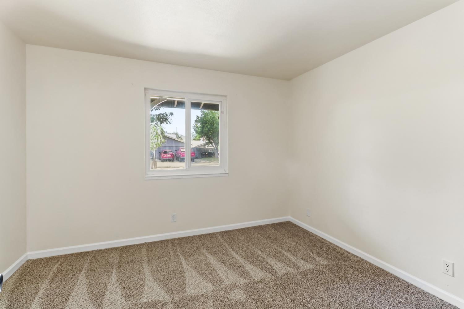2405 El Lujo Way