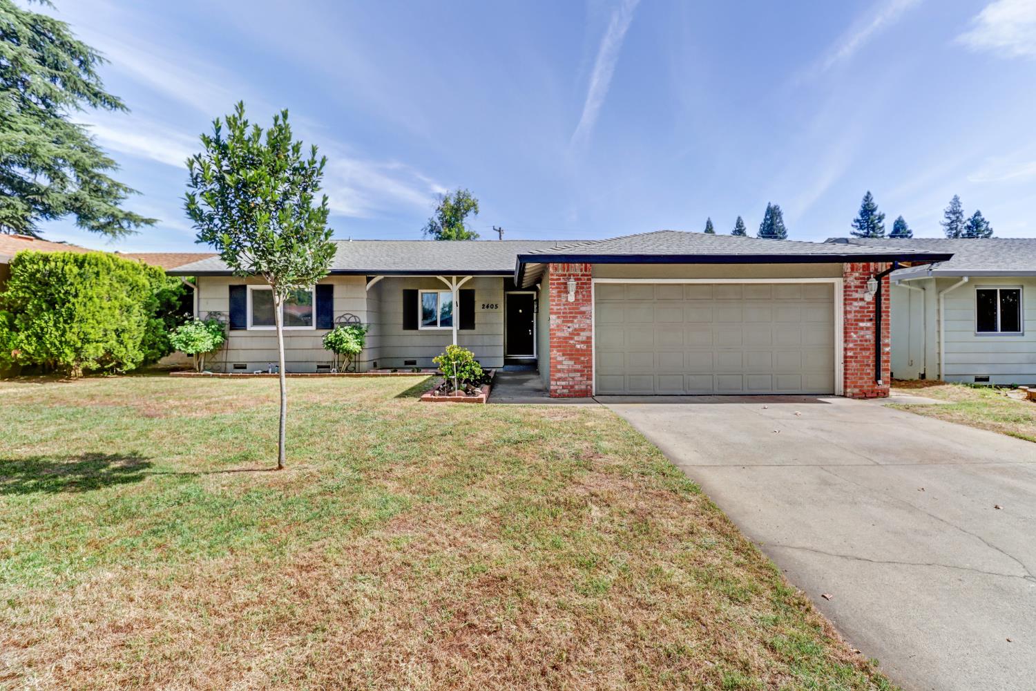 2405 El Lujo Way