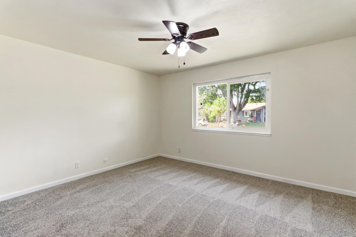 2405 El Lujo Way