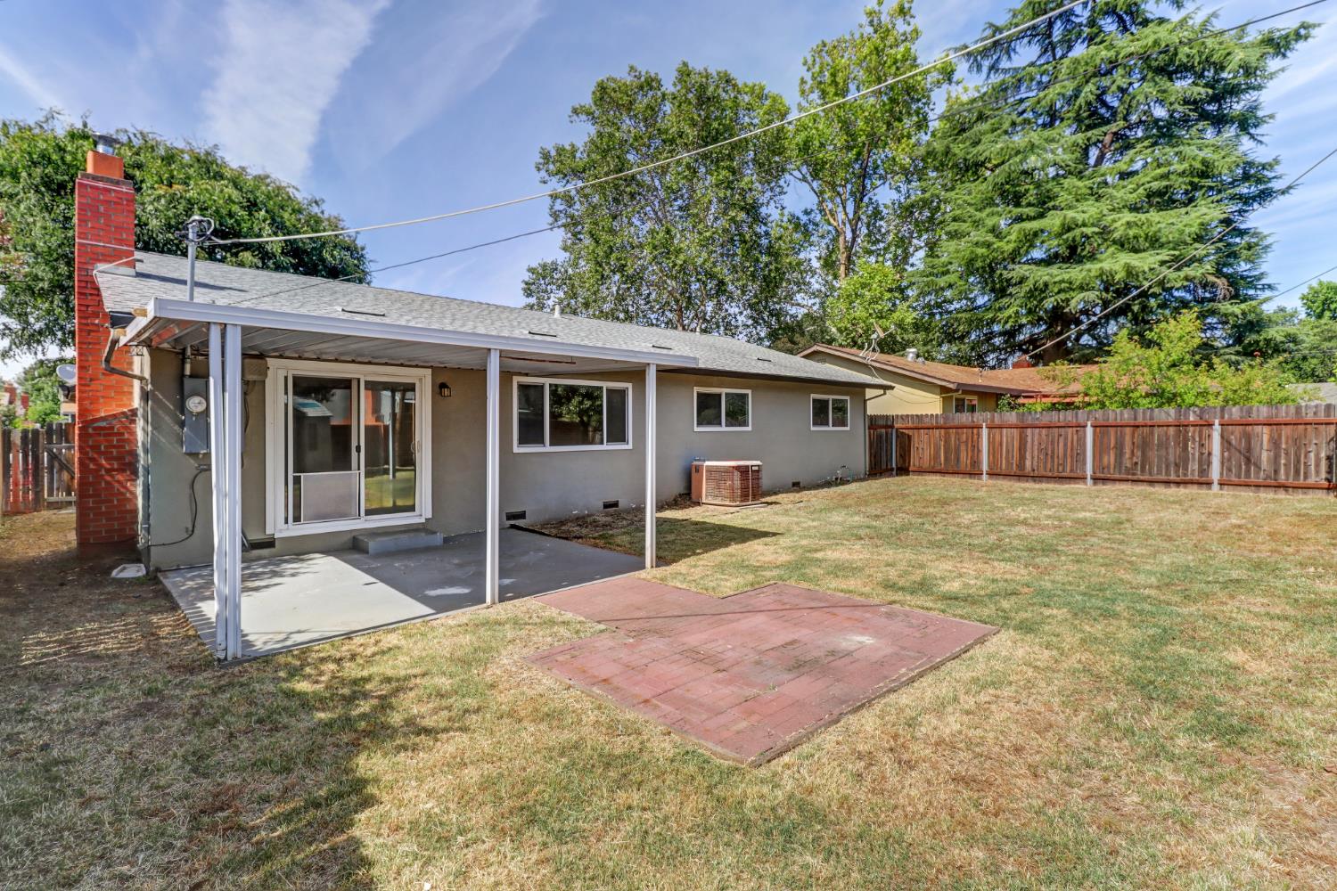 2405 El Lujo Way