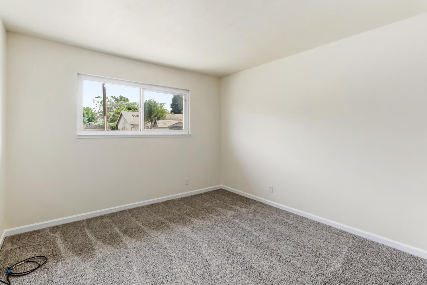 2405 El Lujo Way
