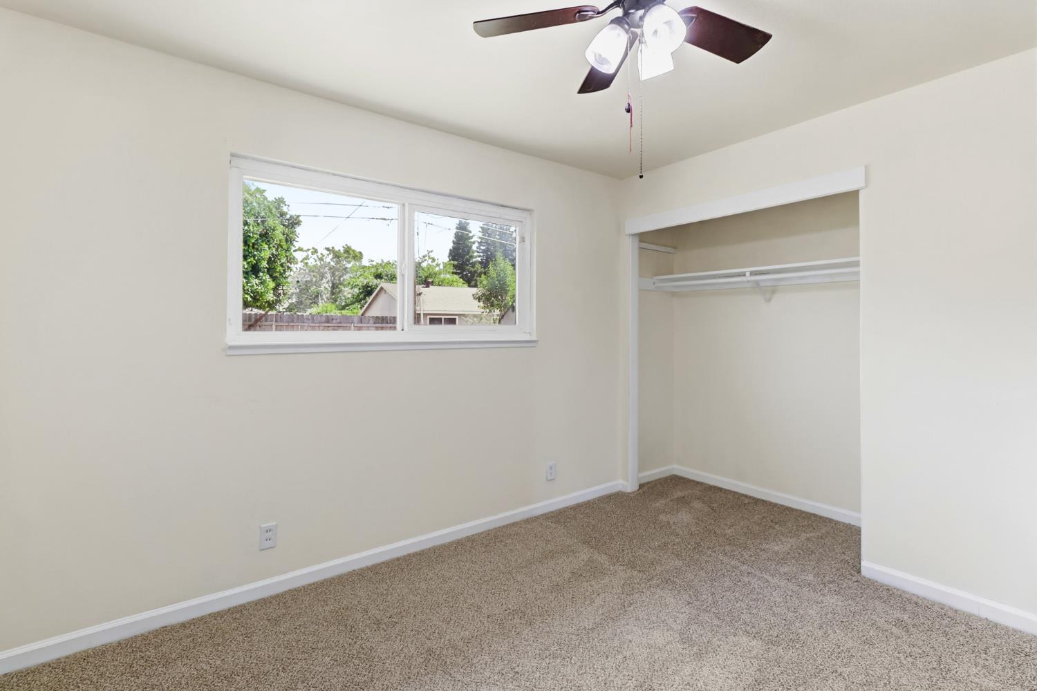 2405 El Lujo Way