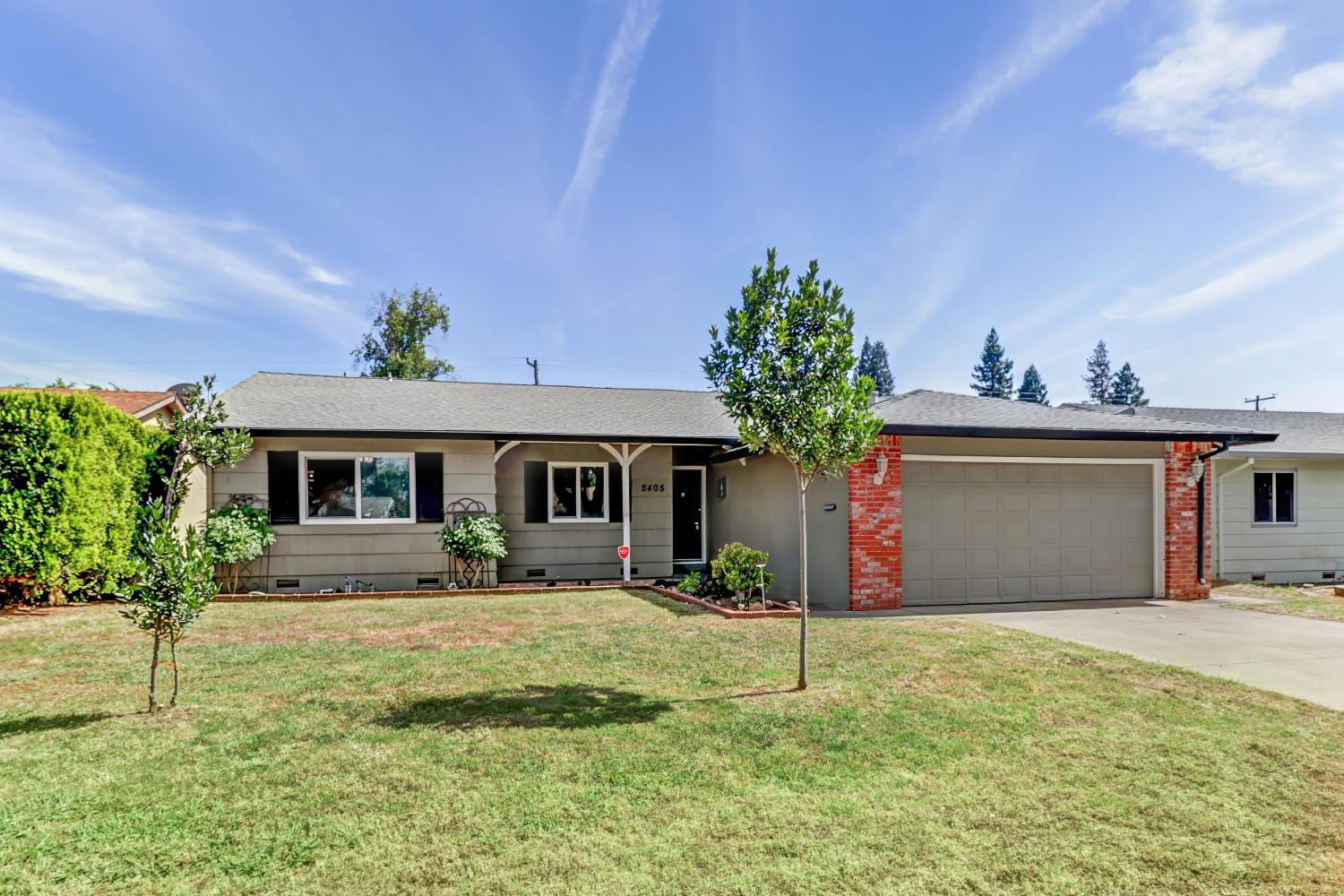 2405 El Lujo Way