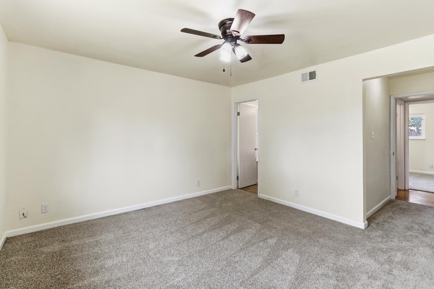 2405 El Lujo Way