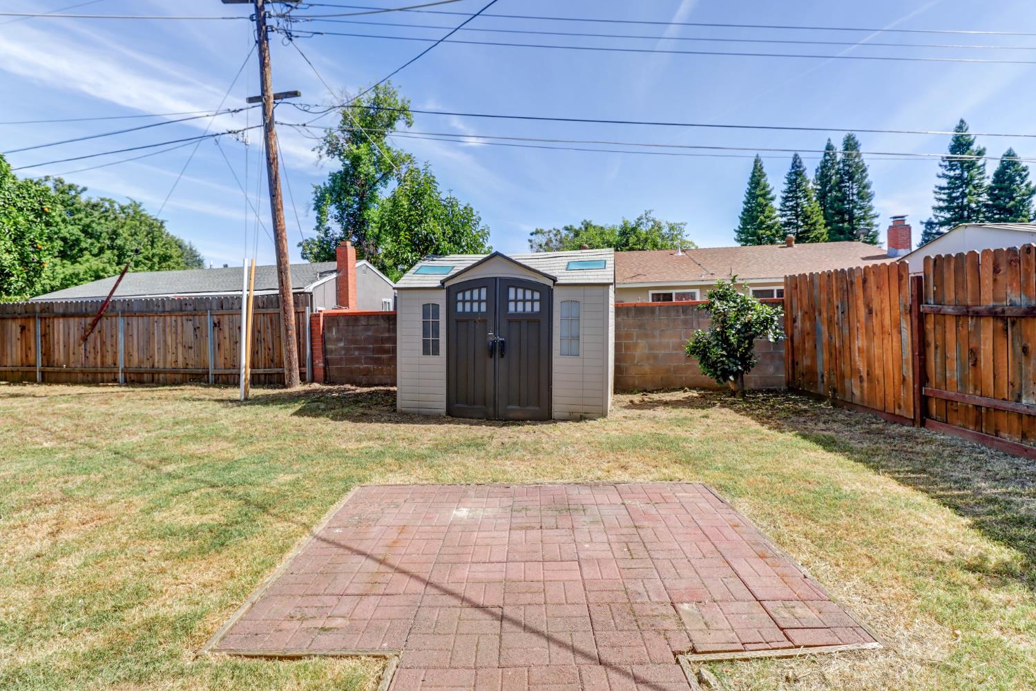 2405 El Lujo Way