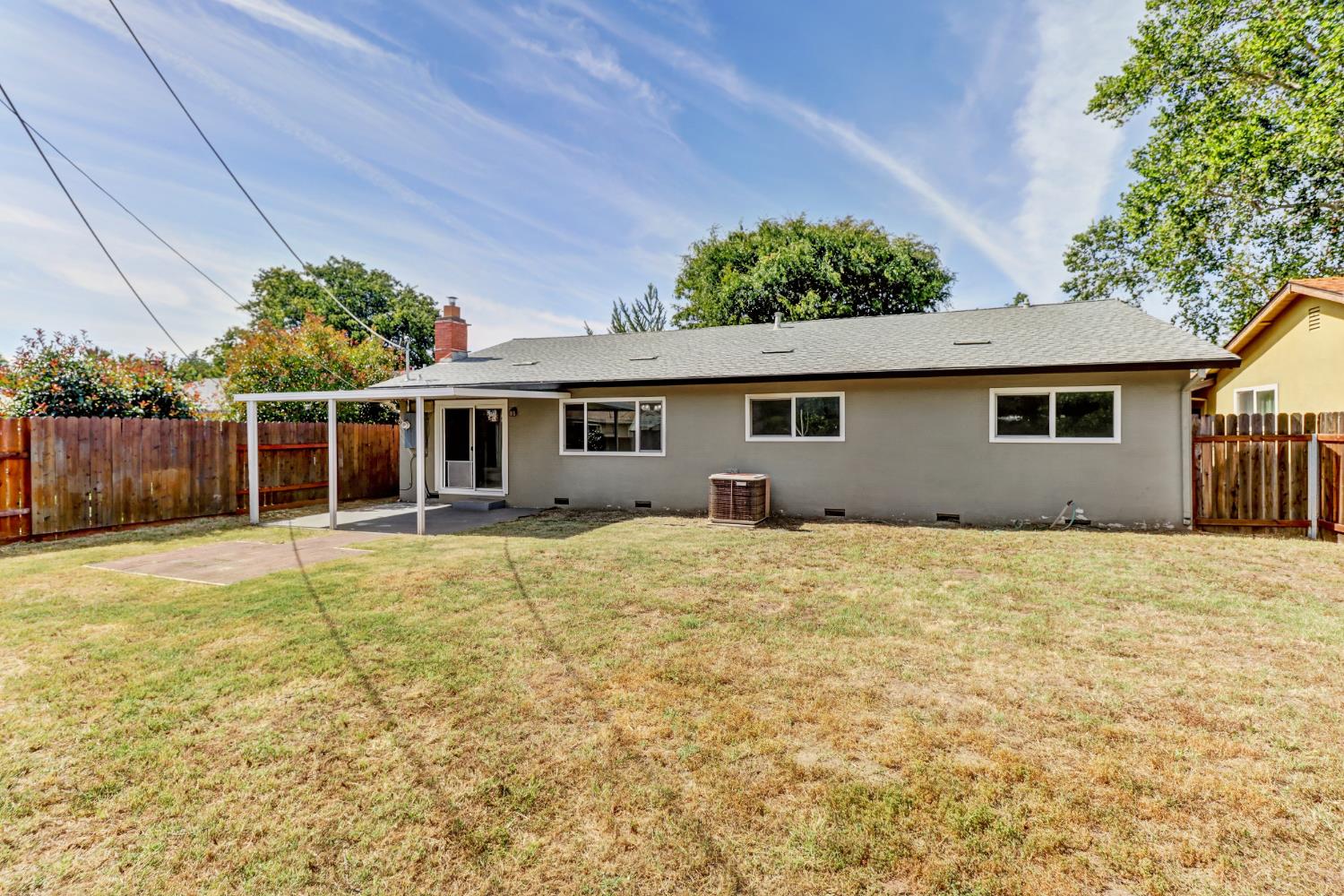 2405 El Lujo Way