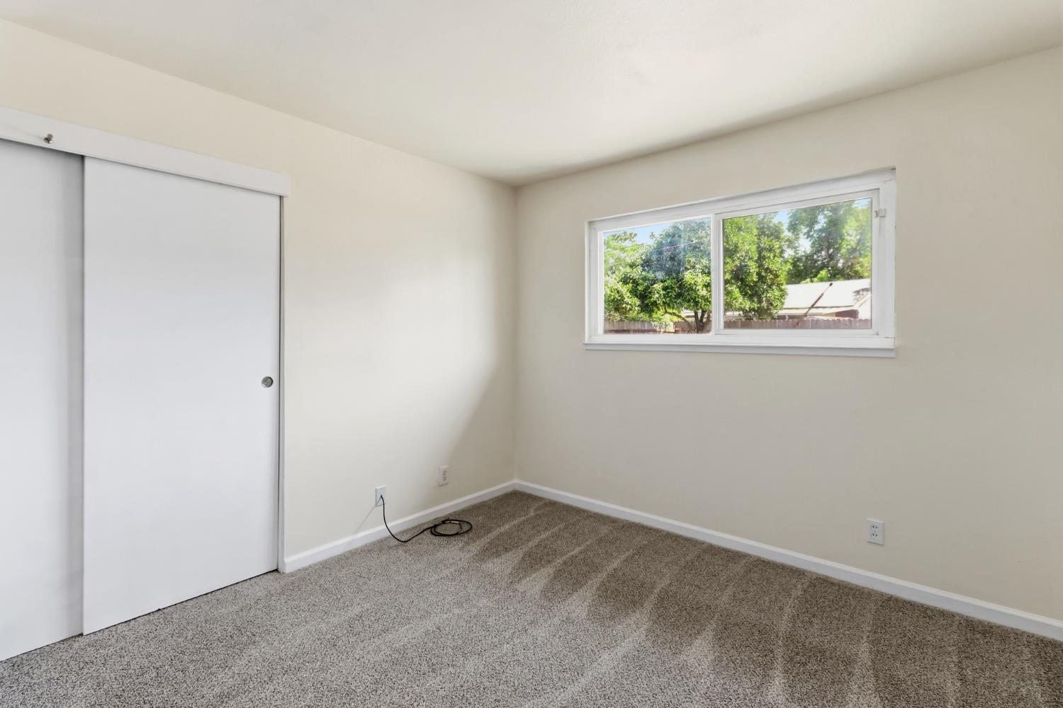 2405 El Lujo Way